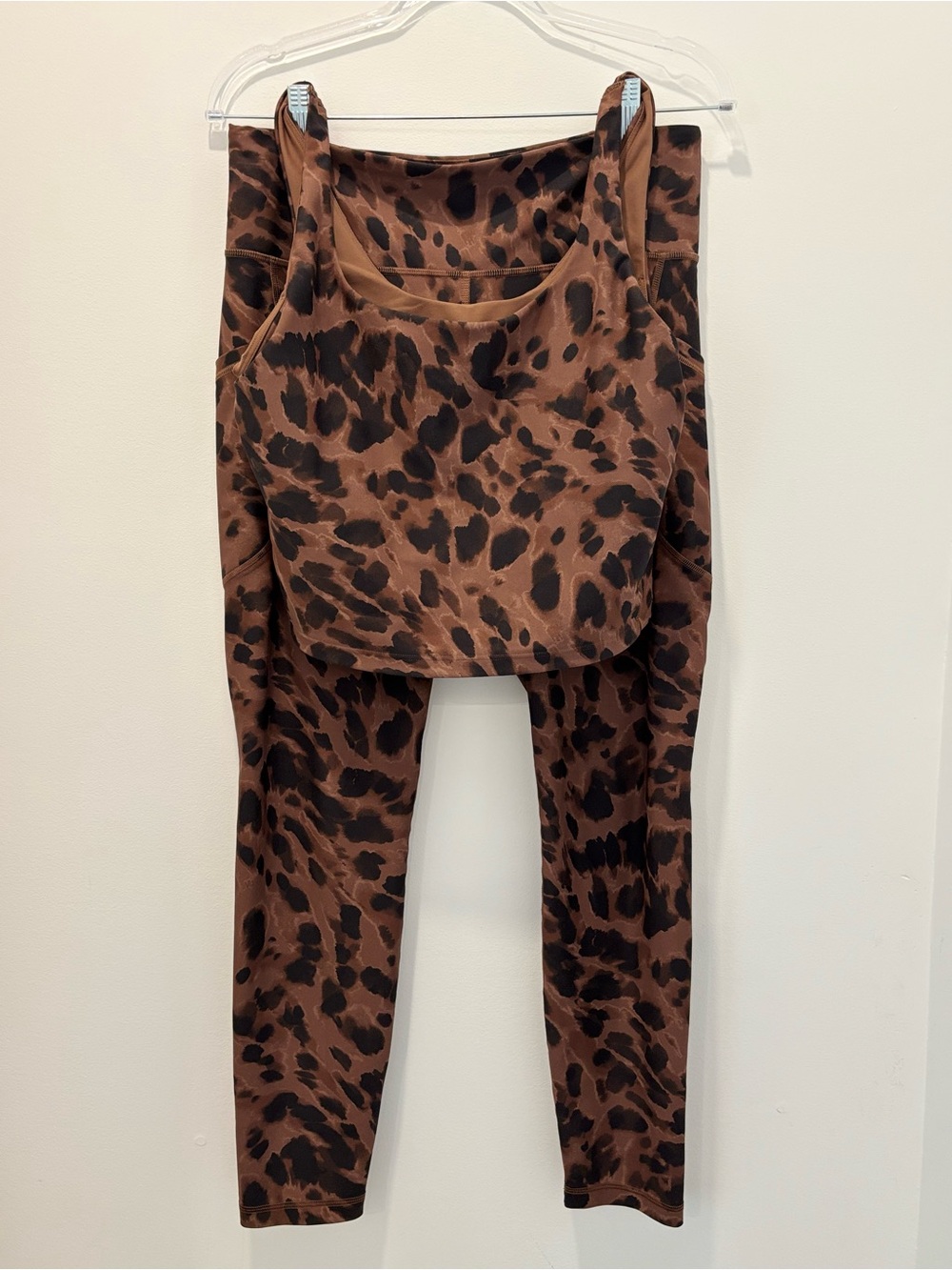 Old Navy high rise leggings and top set leopard print Large